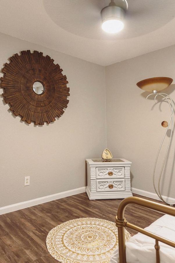 Premium Styled 2 Bedroom Apt In The Heart Of The Heights Houston Exterior foto