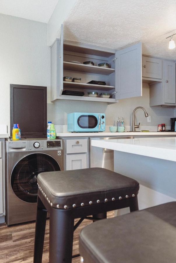 Premium Styled 2 Bedroom Apt In The Heart Of The Heights Houston Exterior foto